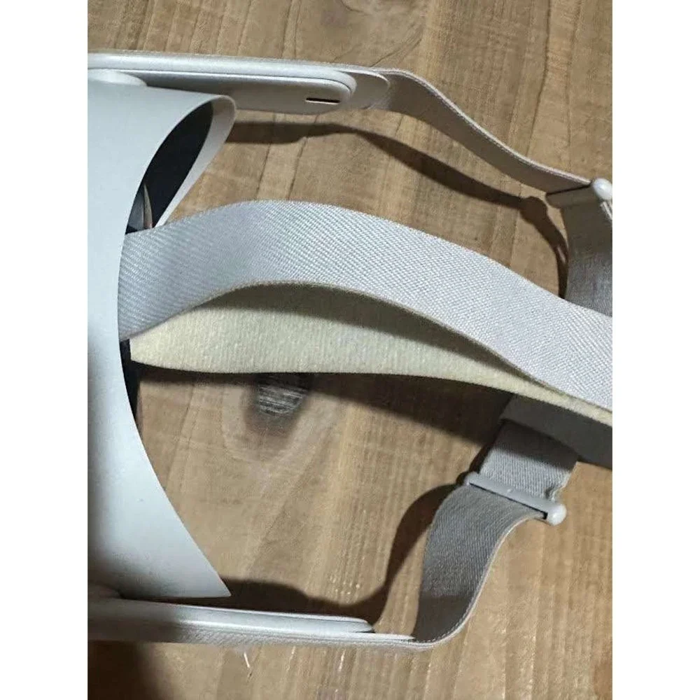 Oculus Quest 2 VR Headset White Replacement Unit Only No Controllers
